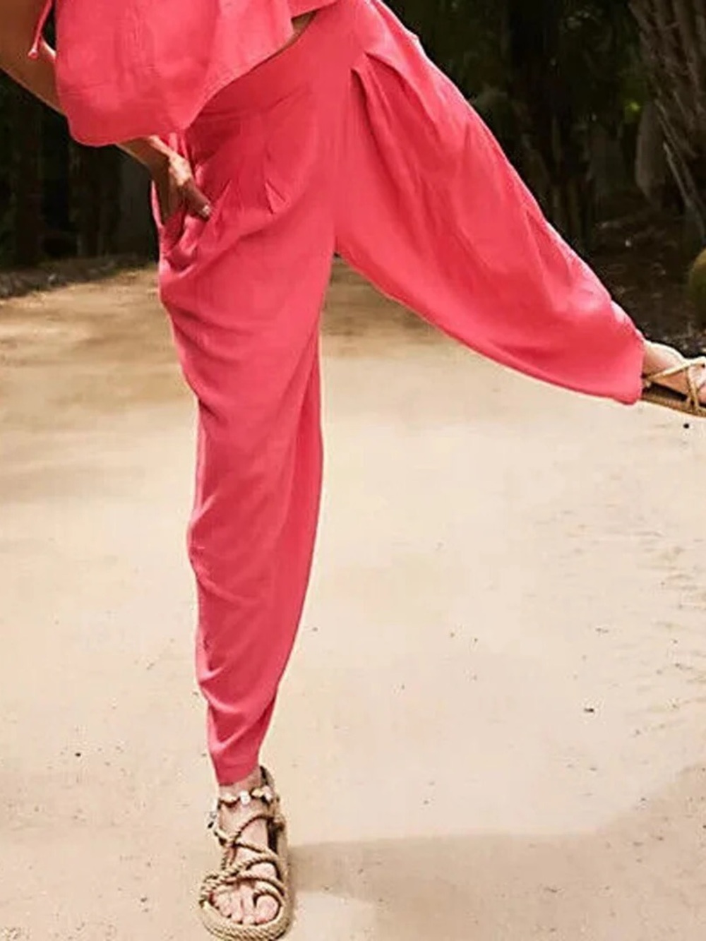 Free People| ‘Struttin’ Wide Leg Linen Set - Picture 2 of 6